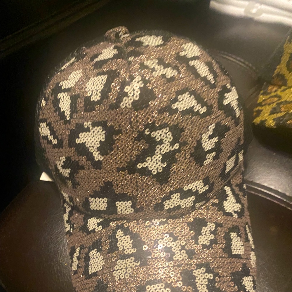 Silver leopard print baseball cap new